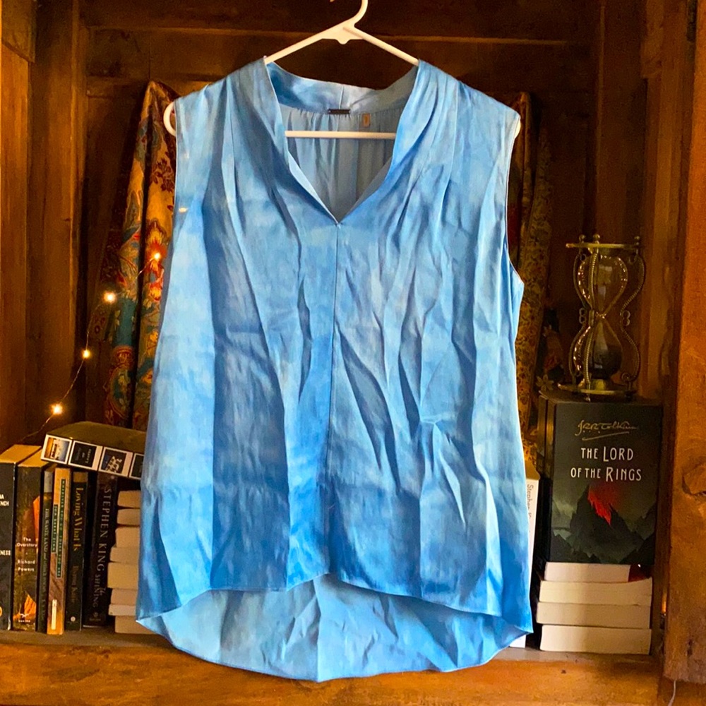 Beautiful turquoise silk Elie Tahari tunic (size M)